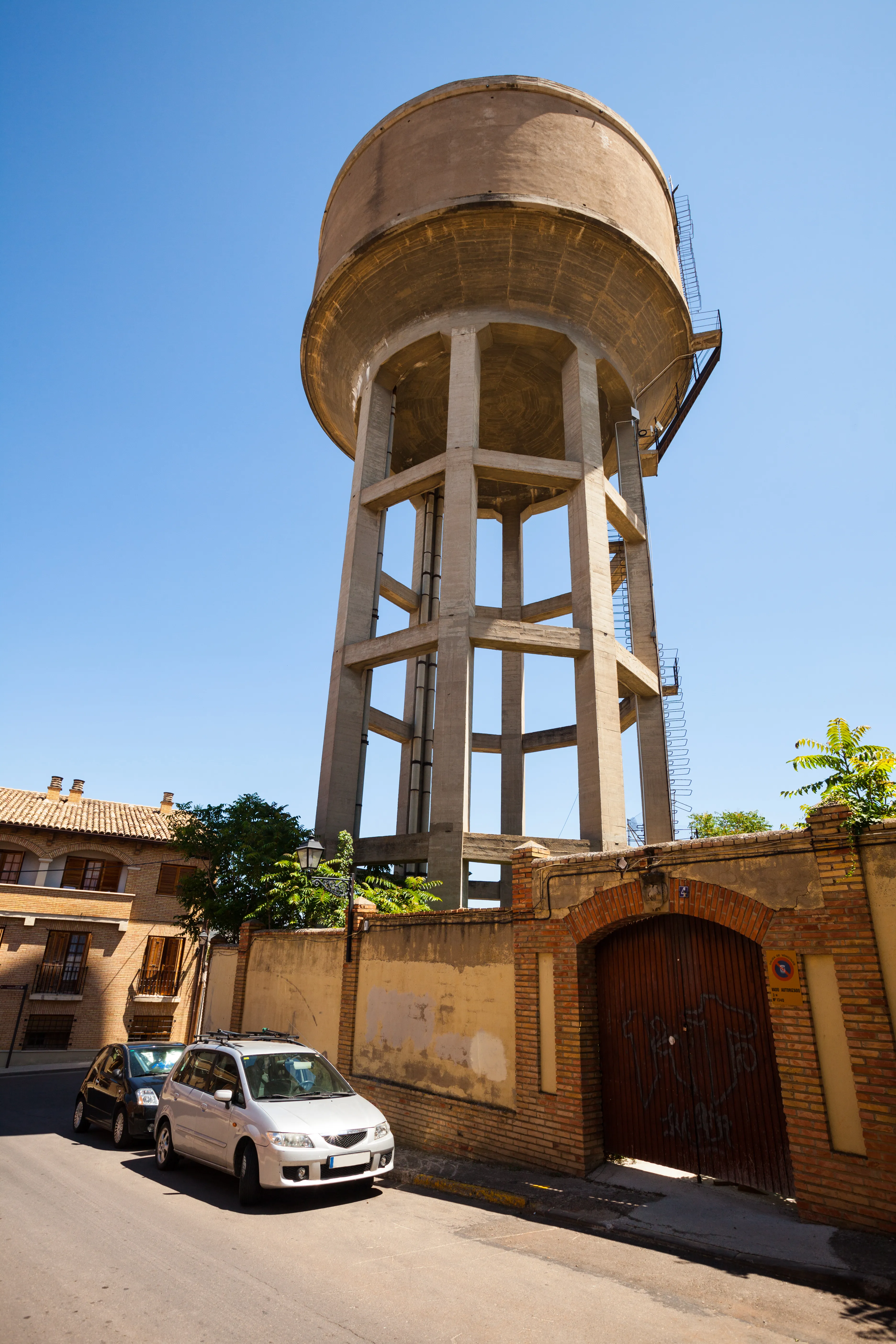 Châteaux d’eau et réservoirs